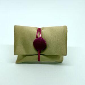 busta in duchesse ecrù con bottone