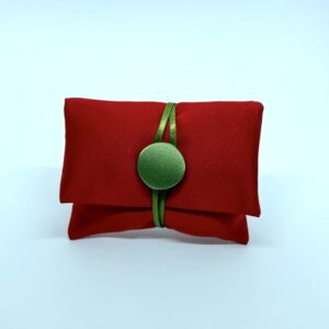 busta in duchesse rosso con bottone