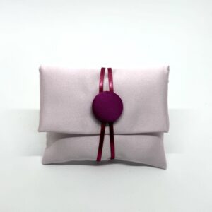 busta in duchesse rosa con bottone