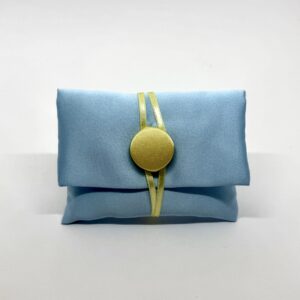 busta in duchesse celeste con bottone